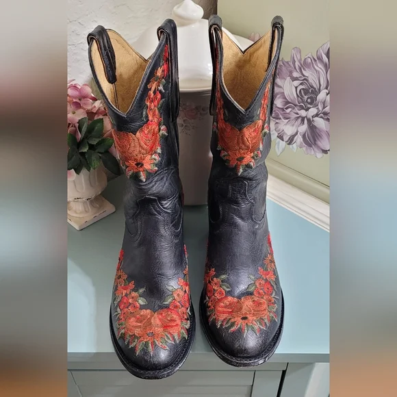 Anna Sui x Yippee Ki Yay by Old Gringo Boots - Picture 2 of 10
